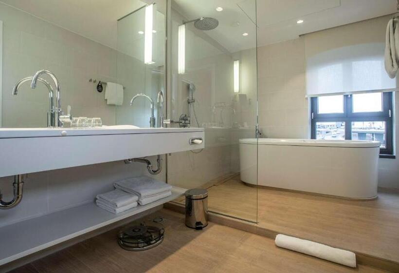 سوییت جونیور, Radisson Collection Hotel, Old Mill Belgrade