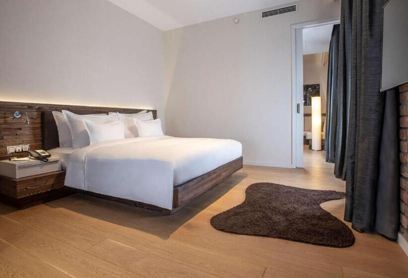 سوییت جونیور, Radisson Collection Hotel, Old Mill Belgrade