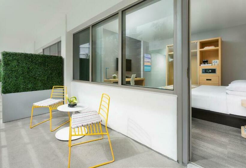 اتاق استاندارد با تخت بزرگ, The Gates Hotel South Beach
