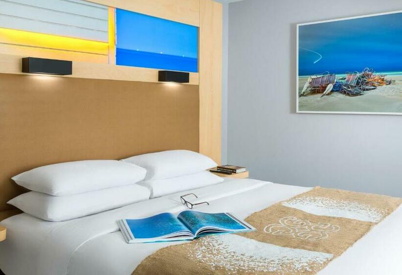 سوئیت با تخت بزرگ, The Gates Hotel South Beach