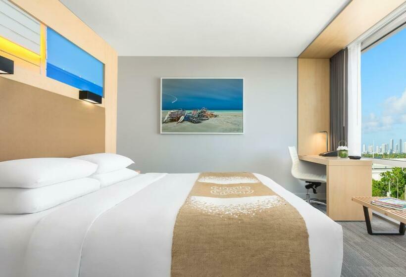 سوئیت با تخت بزرگ, The Gates Hotel South Beach