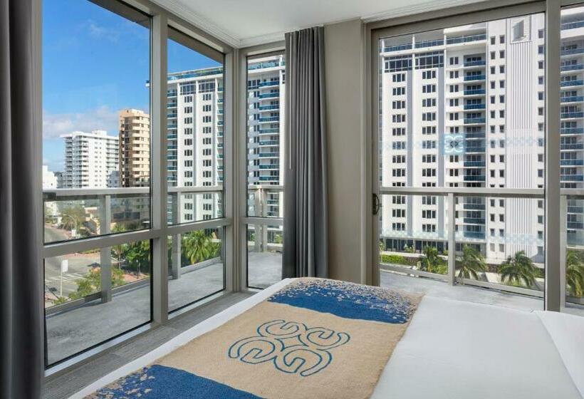 Номер Стандарт Вид на Бассейн, The Gates Hotel South Beach