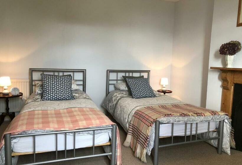 Номер Стандарт, Cilwen Country House Bed And Breakfast