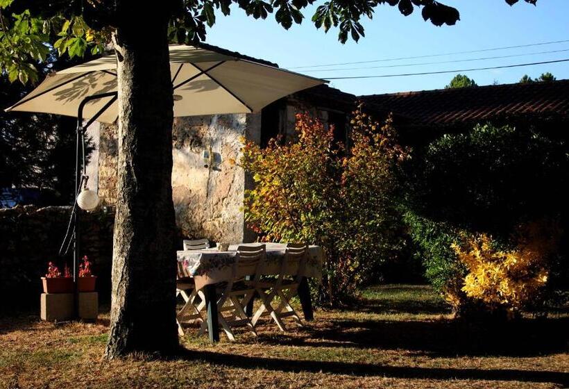 Люкс Вид на Сад, Au Relais De Nèche