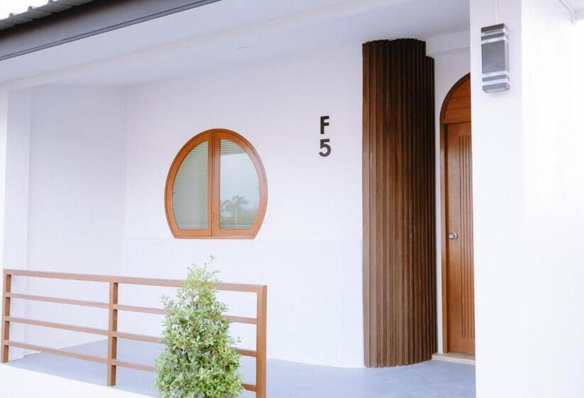 Трехместный Номер Superior, Peeranon Resort
