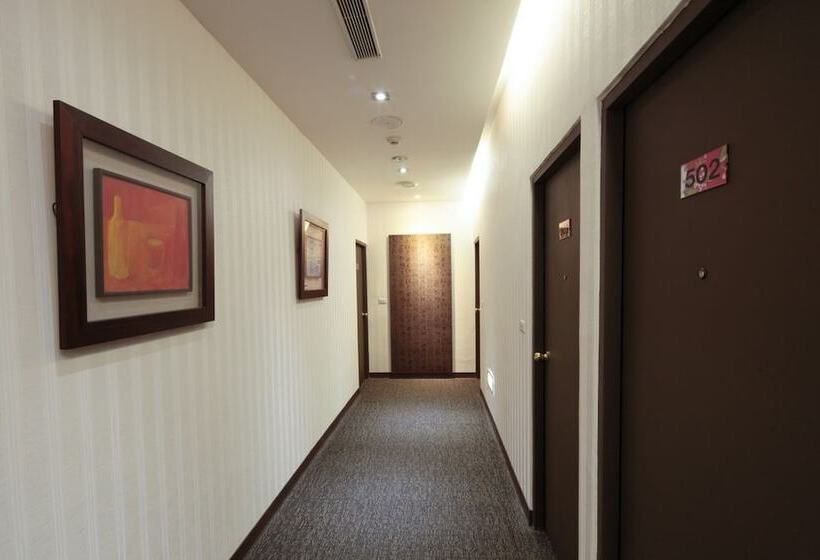 اتاق استاندارد, Cambridge Confucius Inn