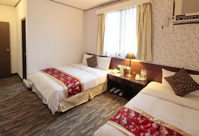 اتاق لوکس سه تخته, Cambridge Confucius Inn