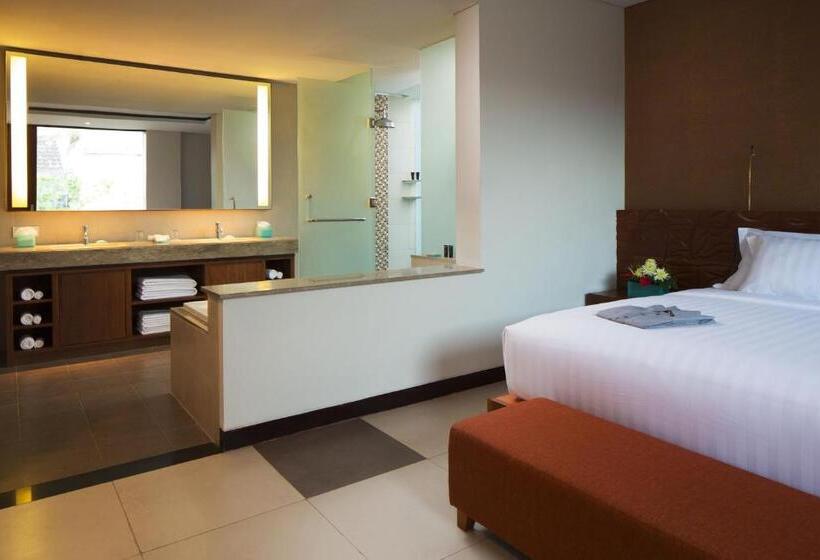 Люкс, Sun Island Hotel & Spa Legian