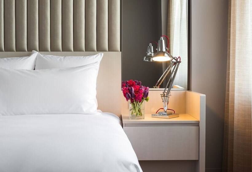 Номер Deluxe, 21c Museum Hotel Durham