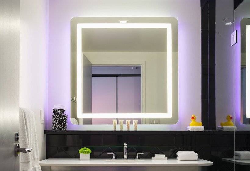 Люкс Повышенной Комфортности, 21c Museum Hotel Durham