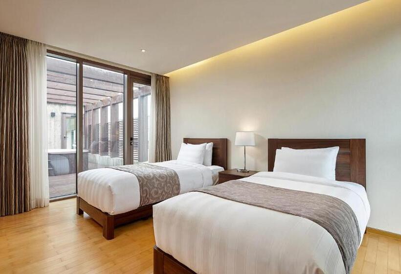 Апартаменты 3 Спальни, Lotte Resort Jeju Artvillas