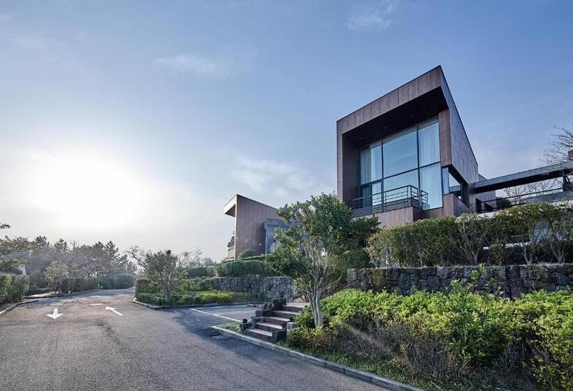 Номер Стандарт, Lotte Resort Jeju Artvillas