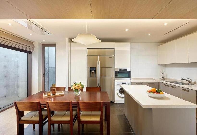 Апартаменты 3 Спальни, Lotte Resort Jeju Artvillas