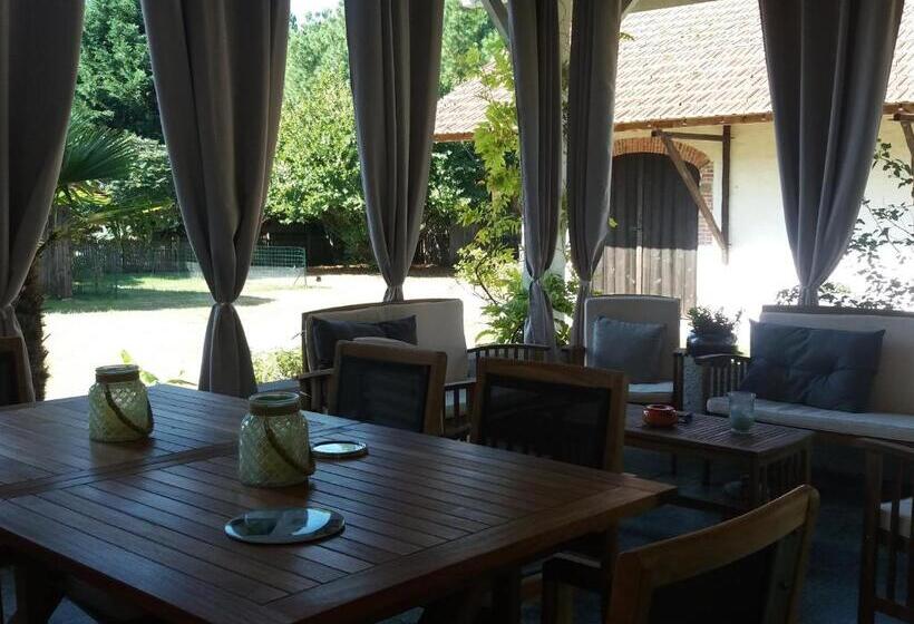 Standard room with outdoor bath, Les Eygletières