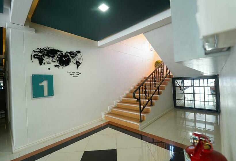 Студия Стандарт, Roomquest Rojana Industrial Estate Area