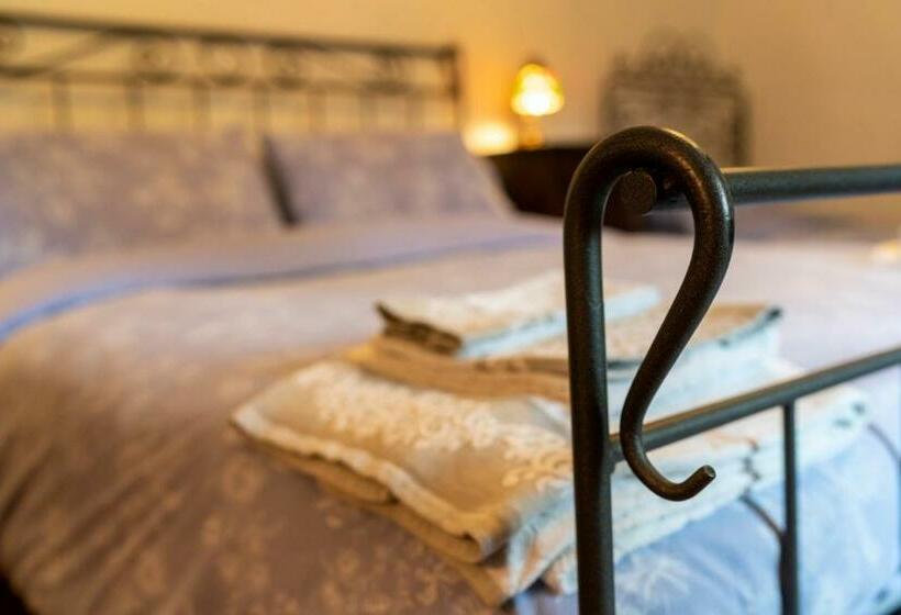 Трехместный Номер Стандарт Вид на Бассейн, B&b Podere Calvanella