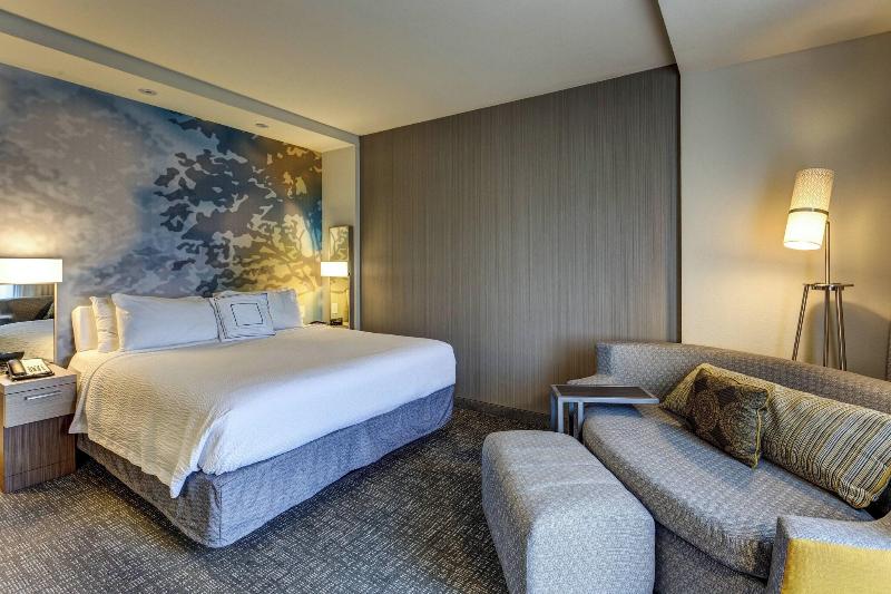 스탠다드 룸 킹사이즈 침대, Courtyard By Marriott Hammond