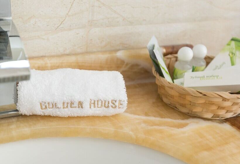 سوییت سوپریور, Golden House