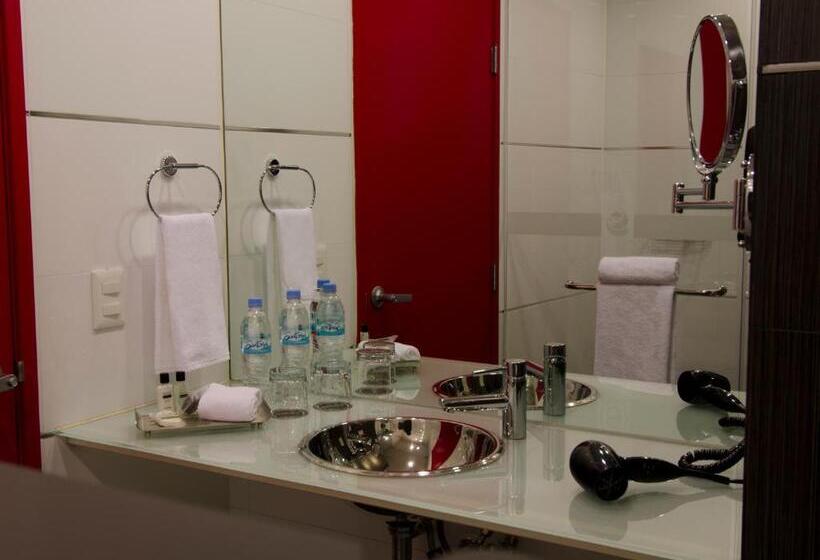 اتاق استاندارد برای معلولان, Ramada Encore By Wyndham Queretaro