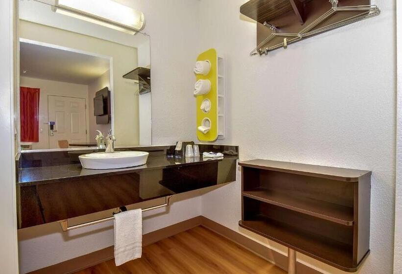 חדר סטנדרט לארבעה, Motel 6 Riverside, Ca  South