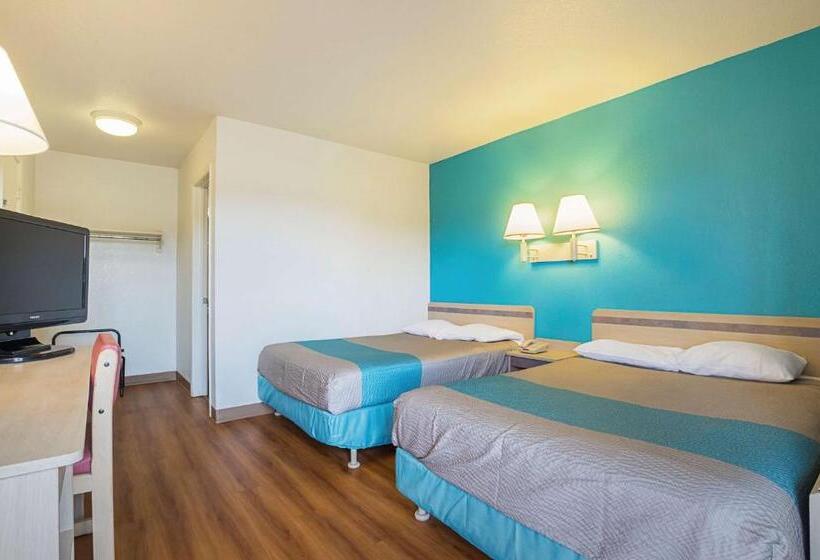 Четырехместный Номер Стандарт, Motel 6 Rochester, Mn