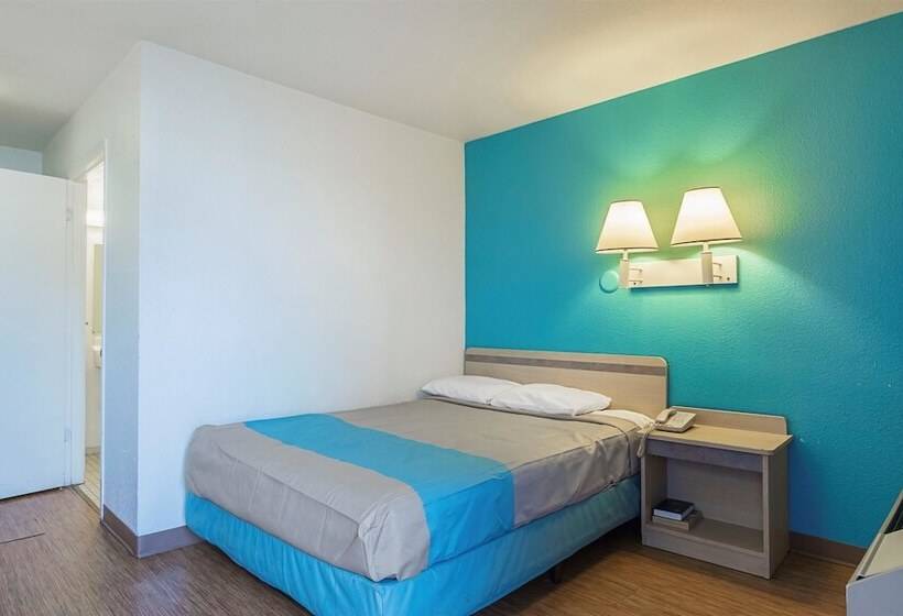 Люкс, Motel 6 Rochester, Mn