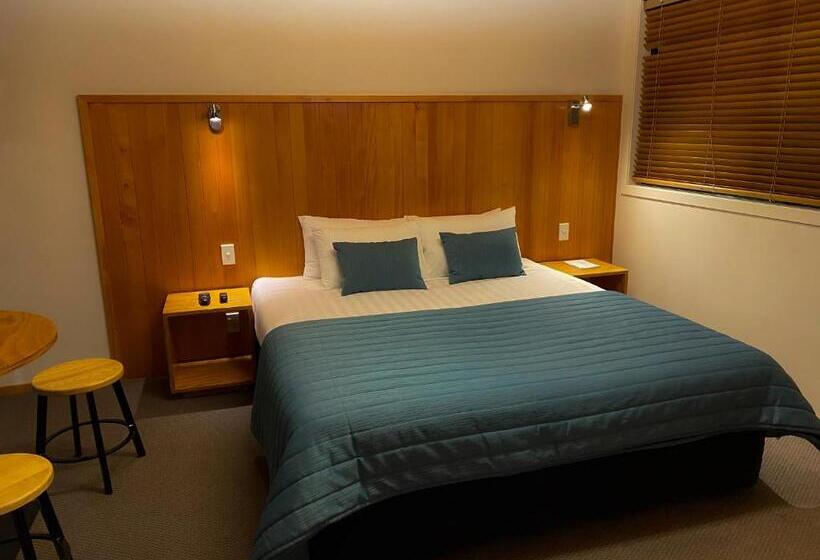 Семейный Номер, Waitomo Lodge