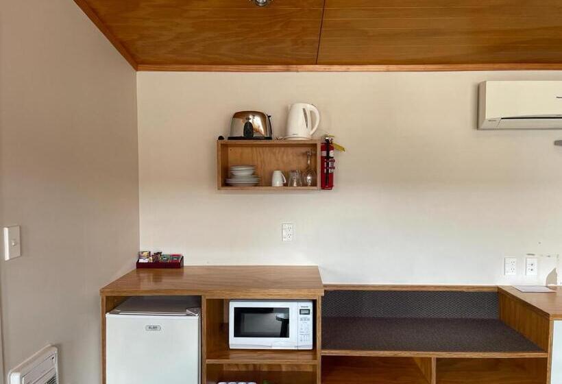 Семейное Студио, Waitomo Lodge