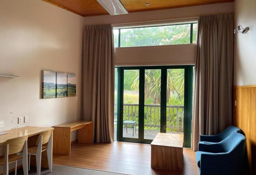 Студия Deluxe, Waitomo Lodge