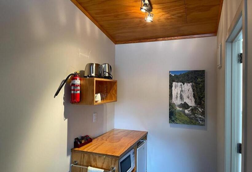Студия Стандарт, Waitomo Lodge