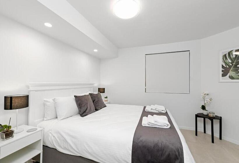 침실 4개 아파트, Alexandria Apartments