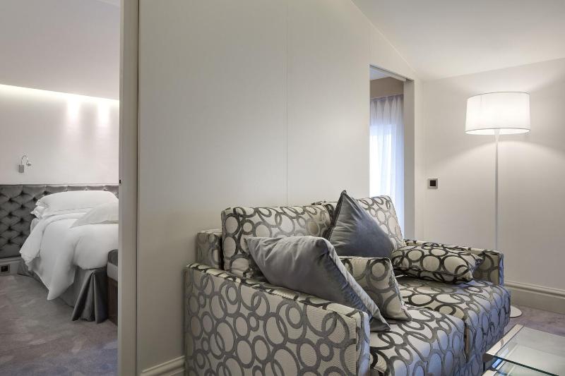 Номер Deluxe, Don Bosco Hotel School