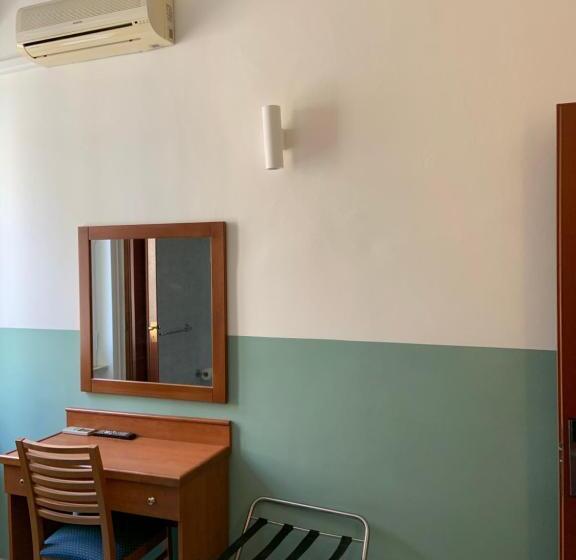 Quarto Estandar Individual, Lungomare