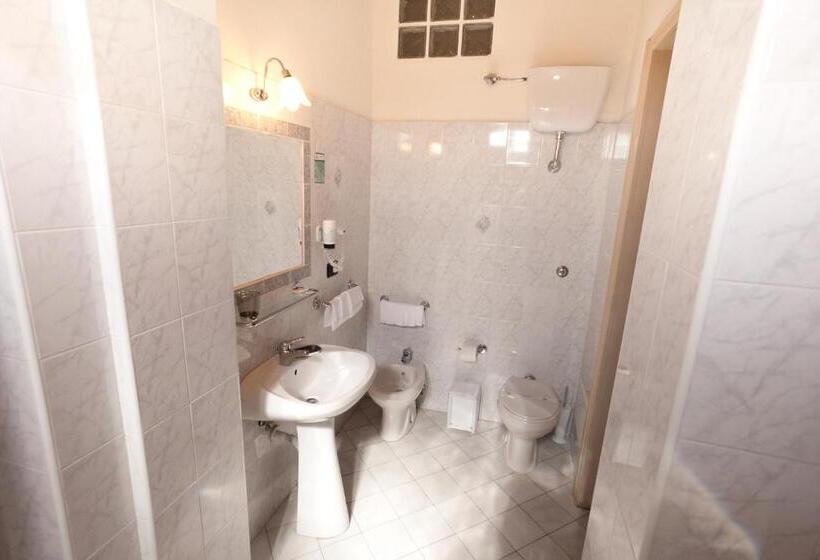 Quarto Triplo Estandar, Lungomare