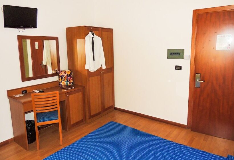 Quarto Estandar, Lungomare