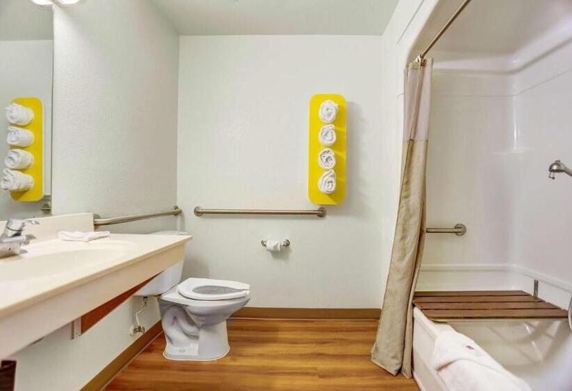 חדר סטנדרט מותאם לאדם עם מוגבלויות, Motel 6benson, Az