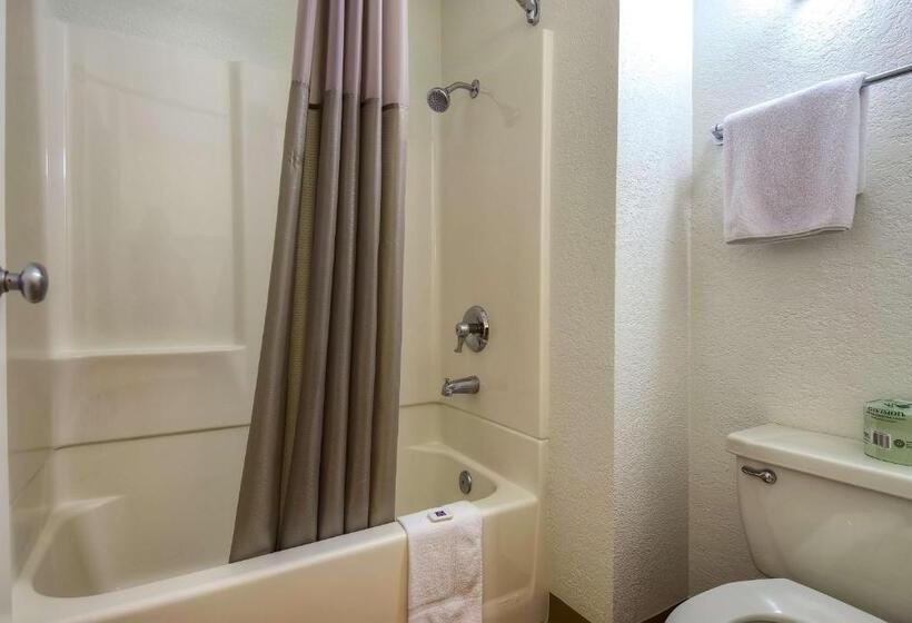 Четырехместный Номер Deluxe, Motel 6 Rowland Heights, Ca   Los Angeles   Pomona