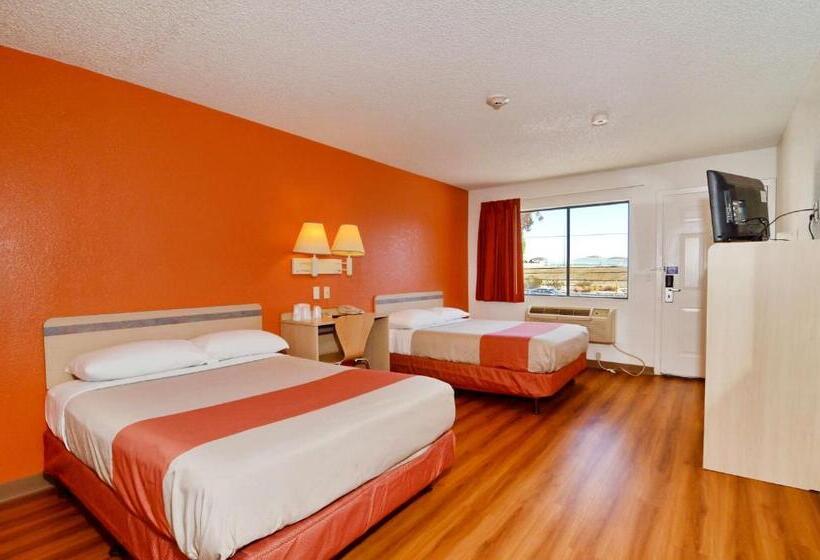 Quarto Quádruplo Estandar, Motel 6 North Palm Springs, Ca   North