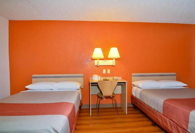 Quarto Quádruplo Deluxe, Motel 6 North Palm Springs, Ca   North