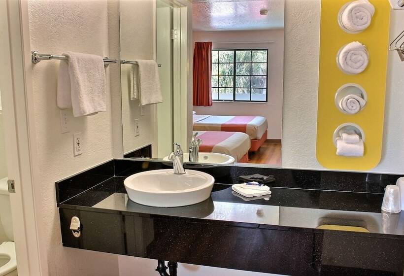Номер Deluxe, Motel 6coalinga, Ca  East