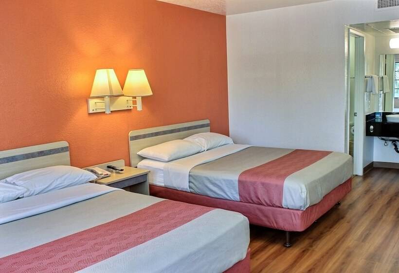 Номер Deluxe, Motel 6coalinga, Ca  East
