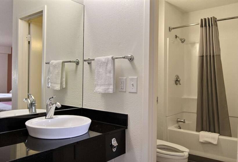 Номер Deluxe, Motel 6middleburg Heights, Oh  Cleveland