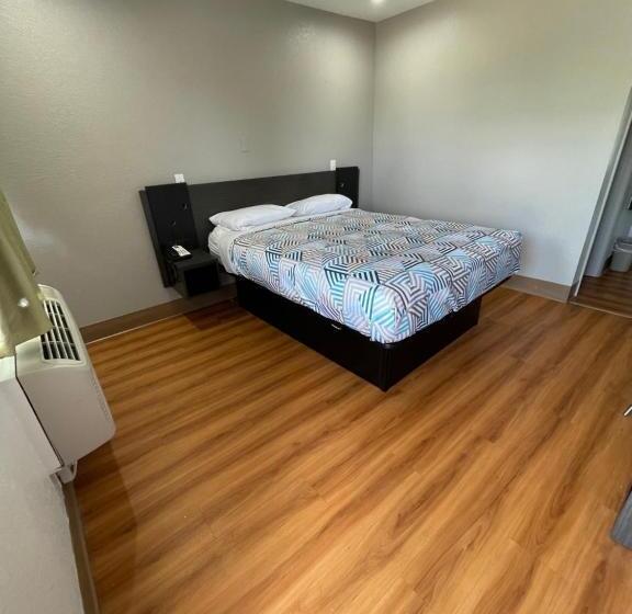 장애인을 위한 스탠다드 룸, Motel 6port Allen, La  Baton Rouge