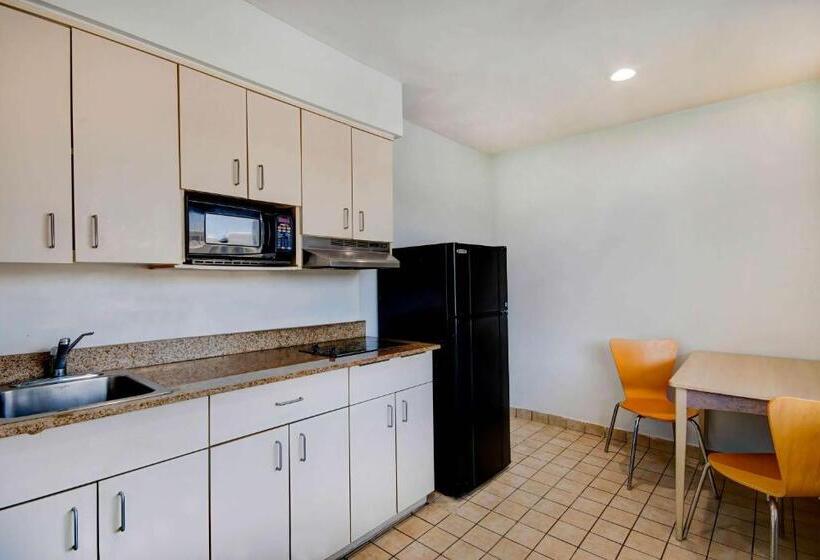 장애인을 위한 스탠다드 룸, Motel 6port Allen, La  Baton Rouge