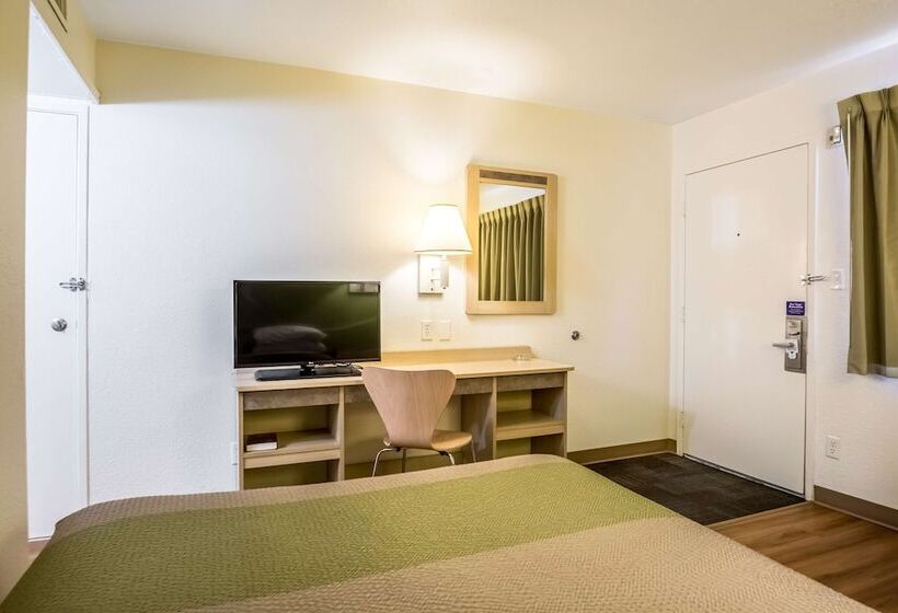 장애인을 위한 스탠다드 룸, Motel 6pueblo, Co  I25