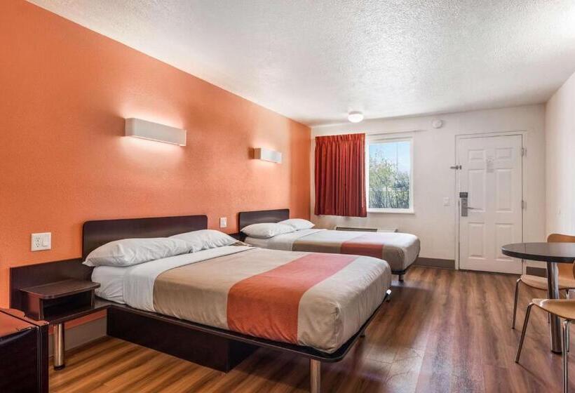 Четырехместный Номер Стандарт, Motel 6youngstown, Oh