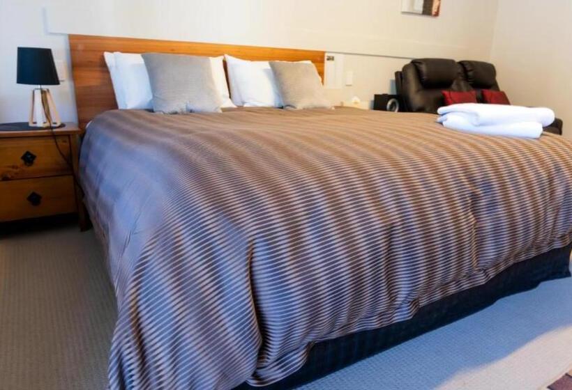 Номер Deluxe Кровать Кинг, Black Forest Motel