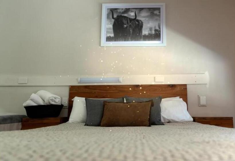 Президентский Люкс, Black Forest Motel