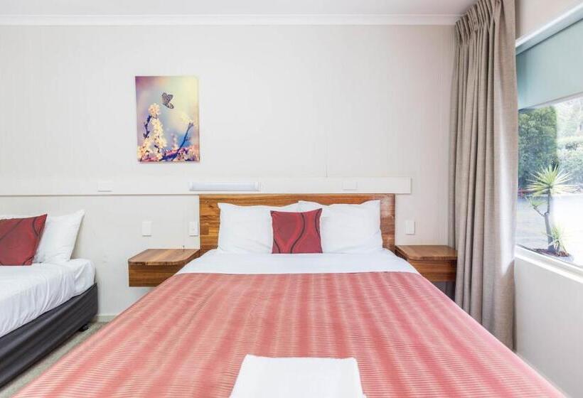 Номер Deluxe, Black Forest Motel