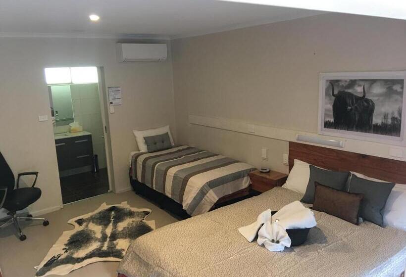 Номер Deluxe, Black Forest Motel